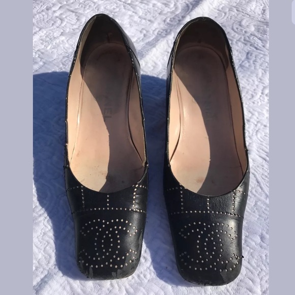 CHANEL Slip-On Black Leather Shoes US 6; EU 36 - Picture 2 of 8